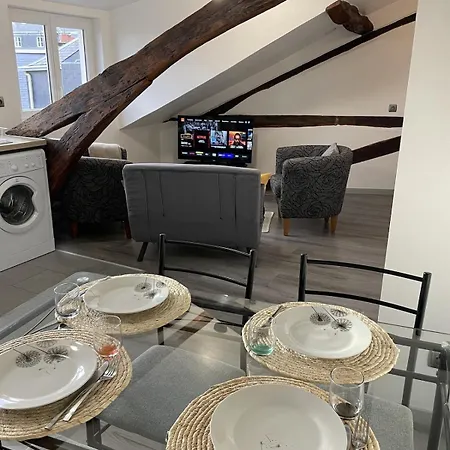 Apartment Charming 2 Bedroom For 5 Max