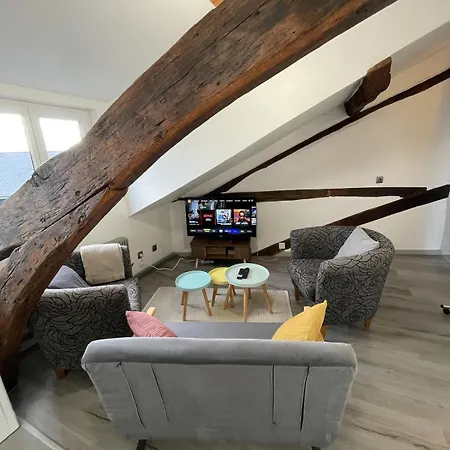 Apartment Charming 2 Bedroom For 5 Max